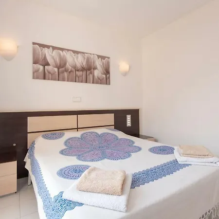 Yucca Park 20 - One Bed * Адехе